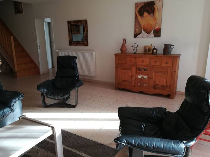 Gîte pour 5 personnes, avec piscine ainsi que jardin et terrasse dans le Jura - 4