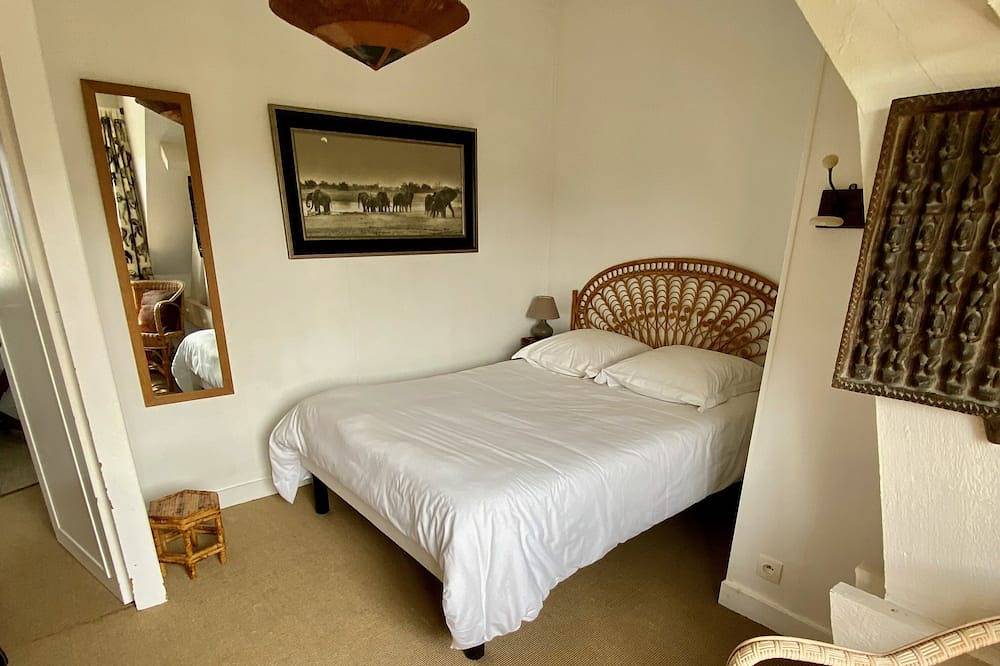 House with terraces and unobstructed view of the beach with direct access in Saint-Aubin-sur-Mer (Calvados), Caen region