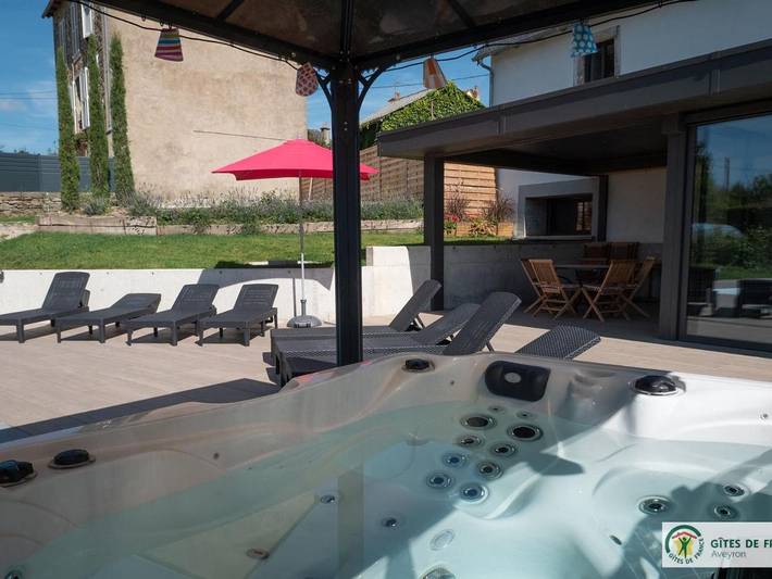 Location de vacances pour 4 personnes, avec jacuzzi et terrasse à Durenque - 2