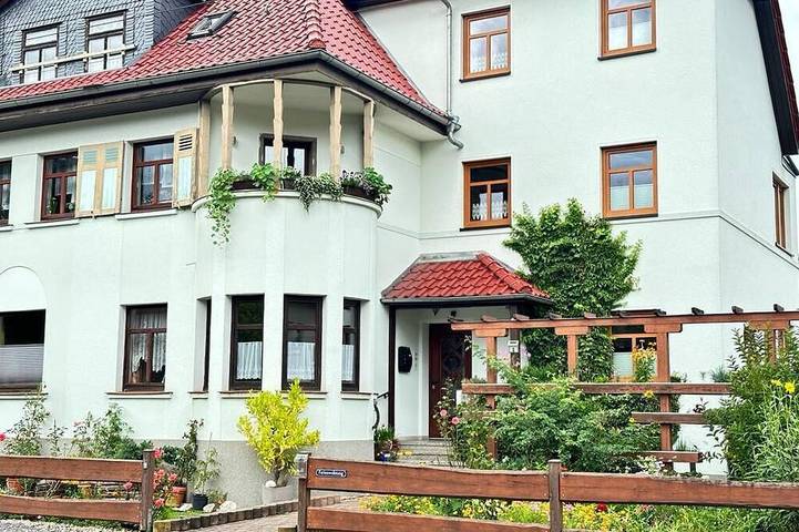 Ganze Wohnung, FeWo Burgblick im Villenviertel ruhig und zentral gelegen in Bad Blankenburg, Saaleland