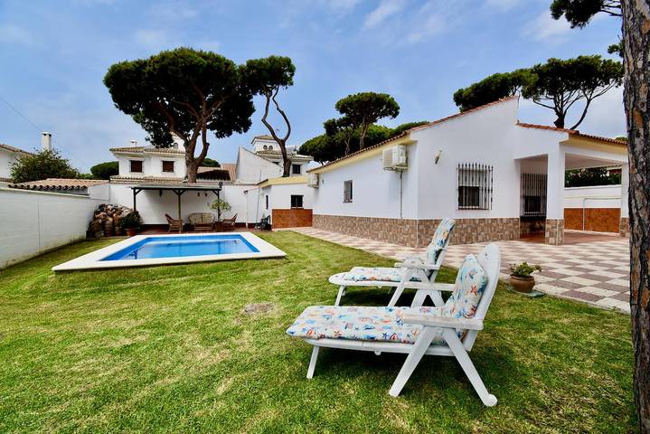 Chalet para 6 personas, con piscina y jardín, Familias con niños en La Barrosa