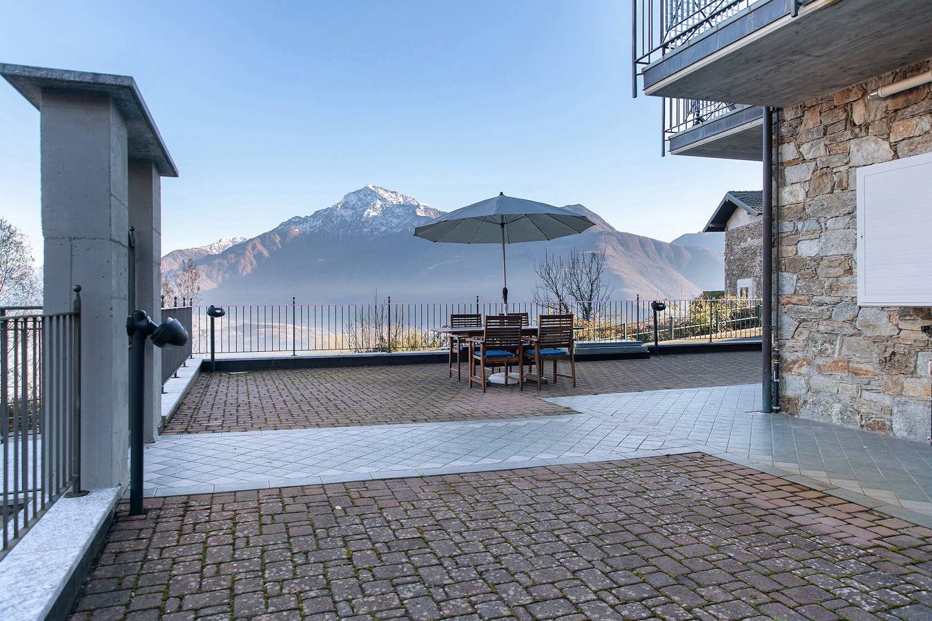 Ganzes Studio, Brenzio Ferienwohnung mit privater Terrasse und Garage in Brenzio, Gravedona ed Uniti