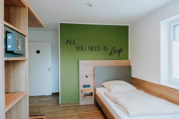 Hotel, mit Balkon und Terrasse in Dinklage - 3