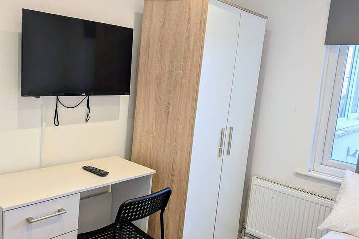 Ganze Wohnung, Doppelzimmer-Komfort-Ensuite mit Dusche-Gartenblick in Rochester, Kent Downs