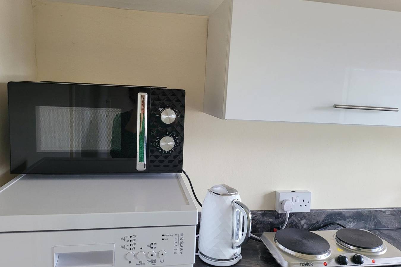 Apartment - Sleeps 2 - Parking - Near Station in Reading, Berkshire