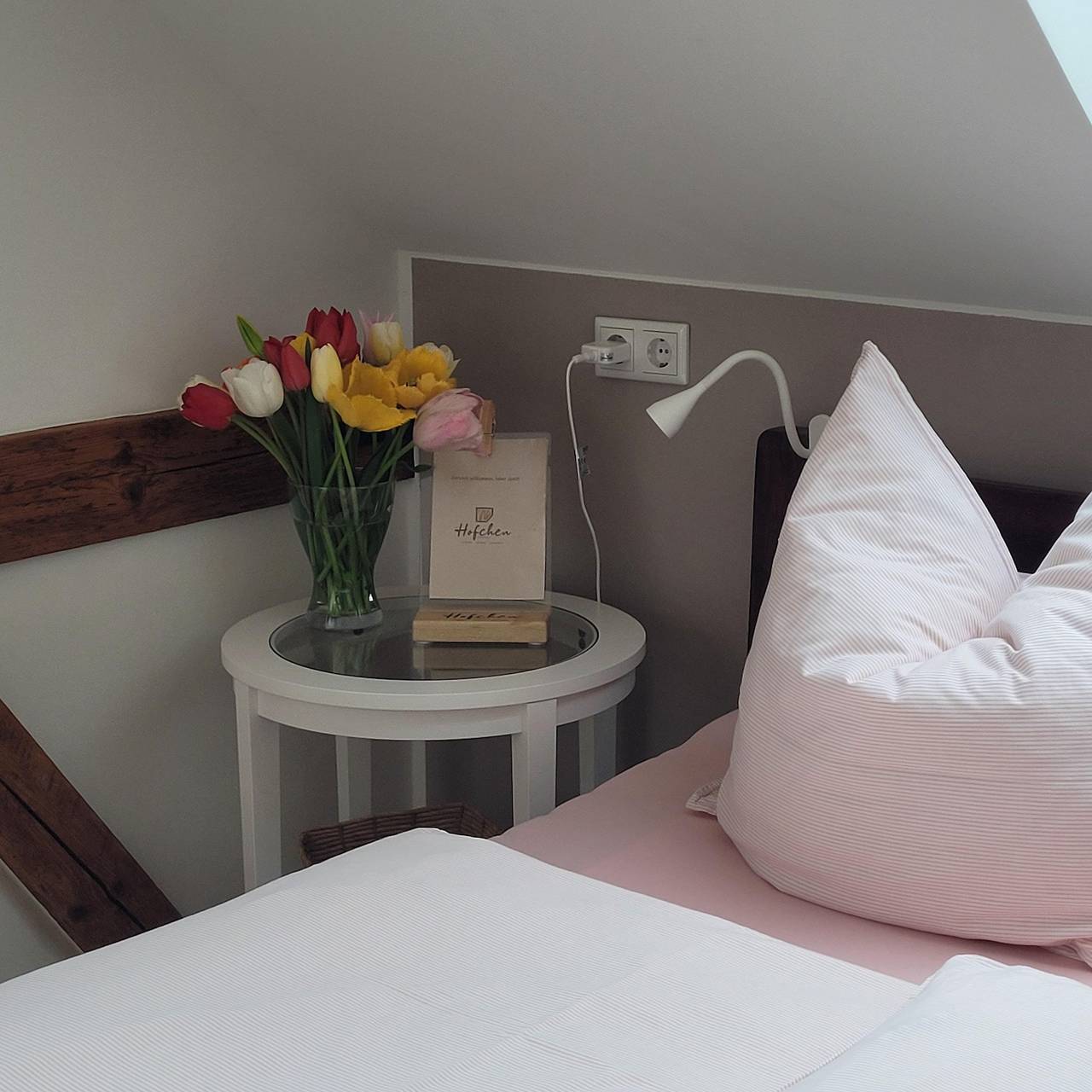 "Zimmer zum Hof" Doppelzimmer, Dusche, Wc in Stadecken-Elsheim, Landkreis Mainz-Bingen