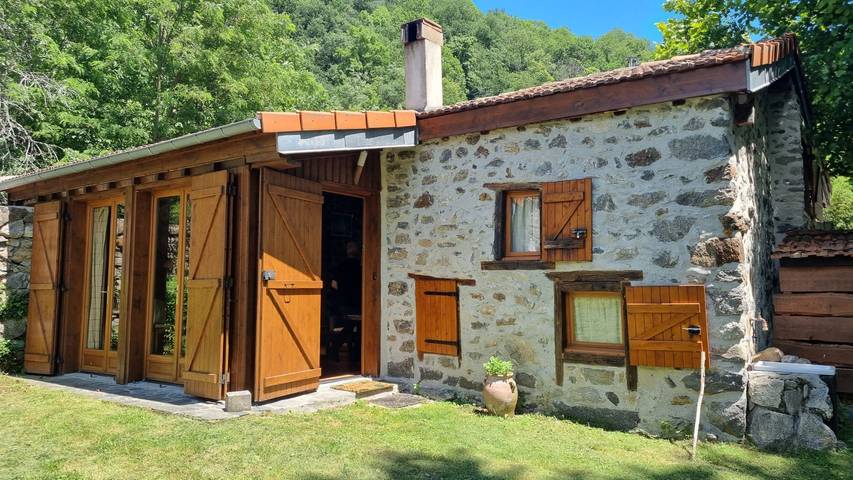 Gîte pour 2 personnes, avec Jardin à Saint-Paul-de-Jarrat
