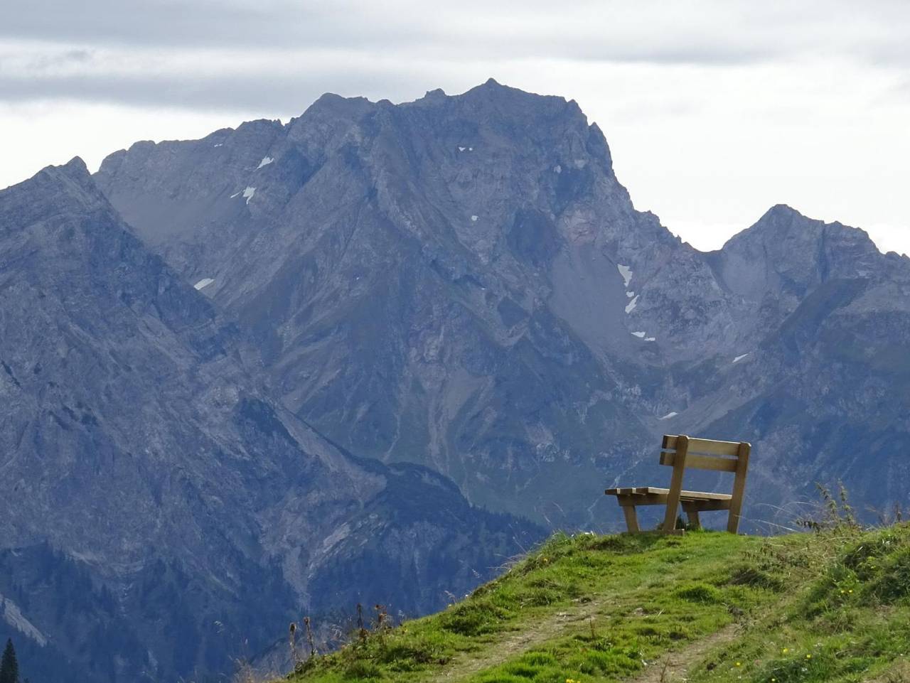 Pension Edelweiss Bischof Kg - Doppelzimmer mit Balkon in Damüls, Bregenzerwald