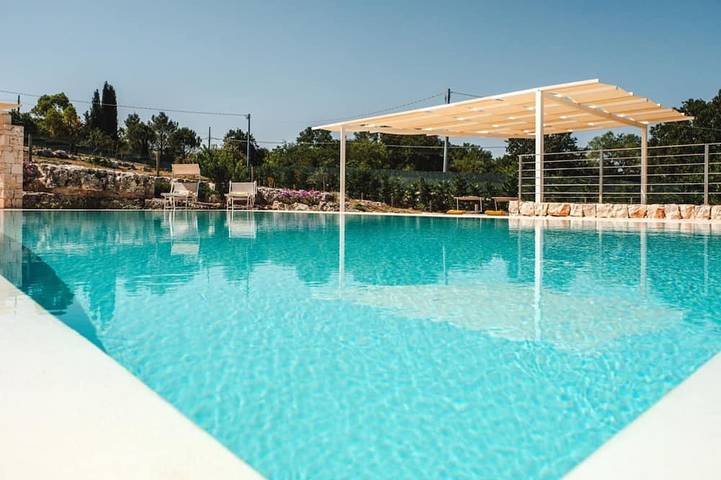 Villa pour 12 personnes, avec piscine et jardin, animaux acceptés à Noci