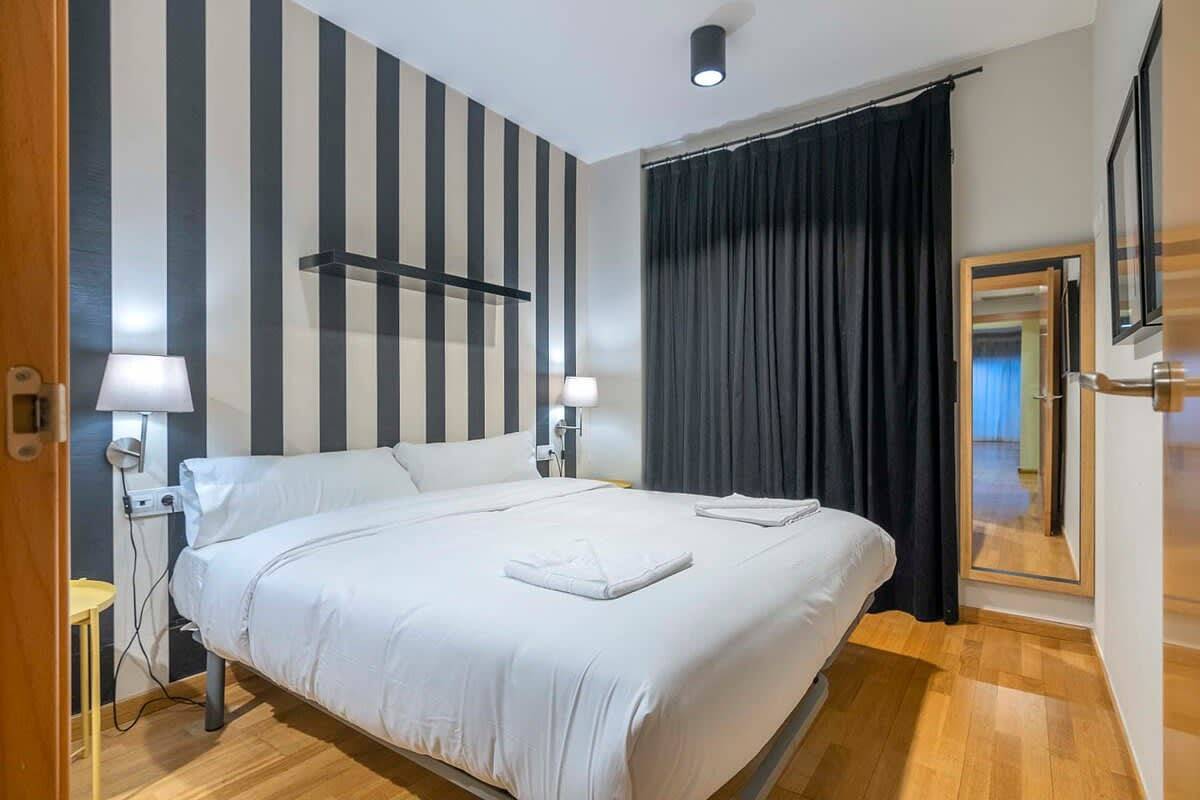 Apartamento entero, Apartamento de vacaciones para 5 personas con balcón/terraza in Centro Barcelona, Barcelona