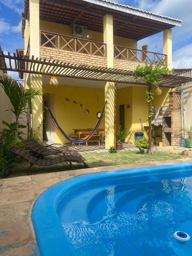 Casas e apartamentos de temporada para 3 pessoas, com piscina e vista e ainda jardim, adaptado a crianças em Icapuí