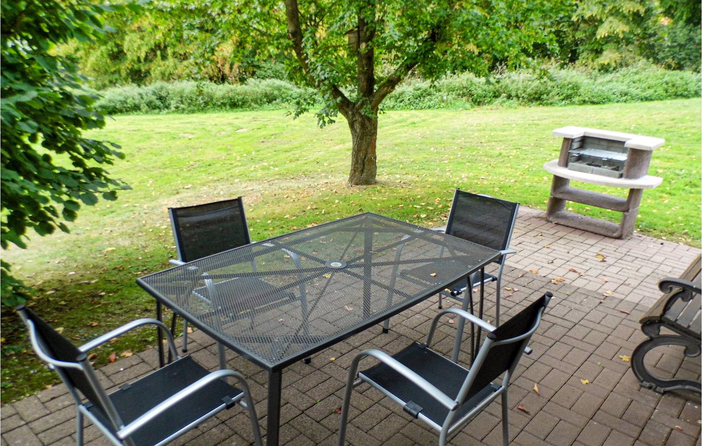 Gemütliches Apartment mit Terrasse und Parkplatz, 2 km von Ibra entfernt in Reimboldshausen, Kirchheim