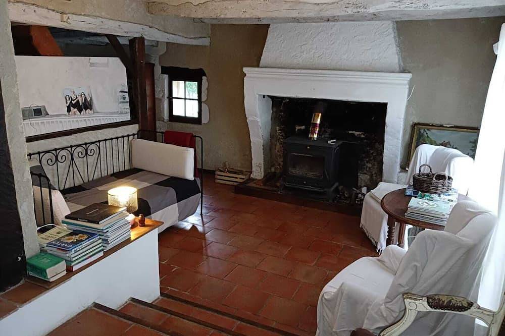 Landlust im Perigord in Einem Ausgebauten Scheunenhaus mit Suptropischem Garten in Festalemps, Périgord Vert