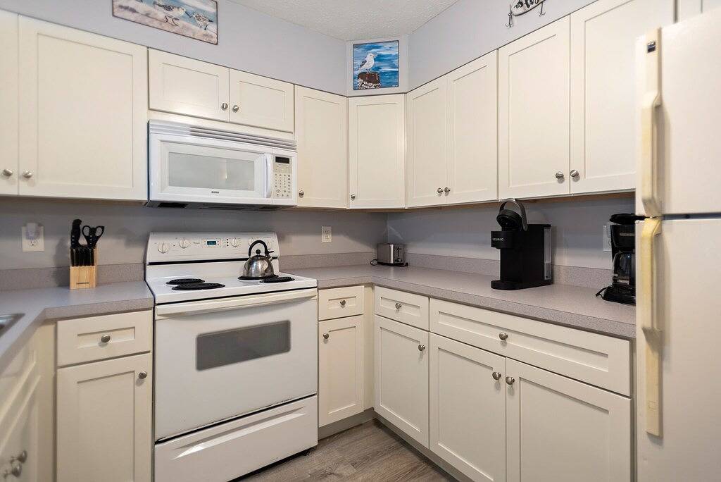 Ganze Wohnung, Beach Place: Oceanside | Short Walk to the Beach in Corolla, Currituck County