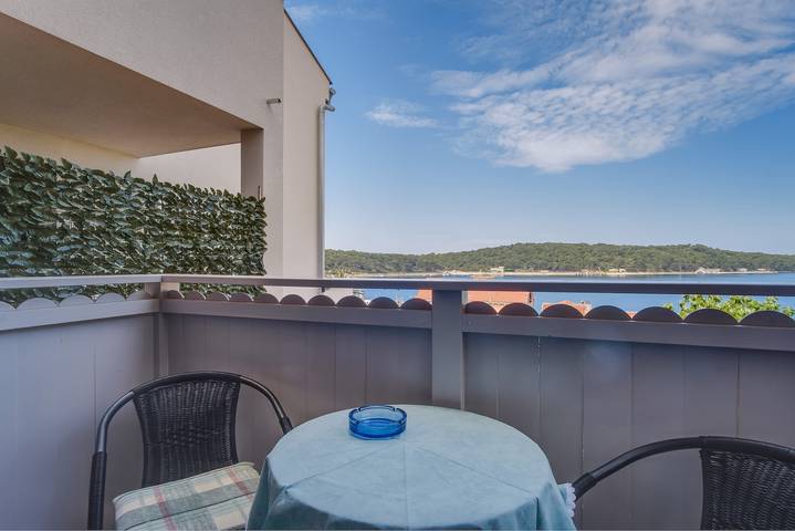 Apartament wakacyjny dla 2 osób, z balkon/ taras, zwierzęta dozwolone w Mali Lošinj