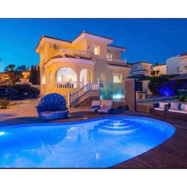 Casa rural para 14 personas, con vistas y piscina además de vistas al lago y jardín, Se admiten mascotas en Rojales