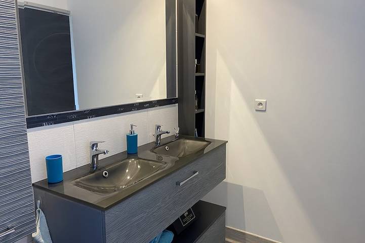 Location de vacances pour 10 personnes, avec jardin ainsi que jacuzzi et terrasse à Montfaucon (France) - 4