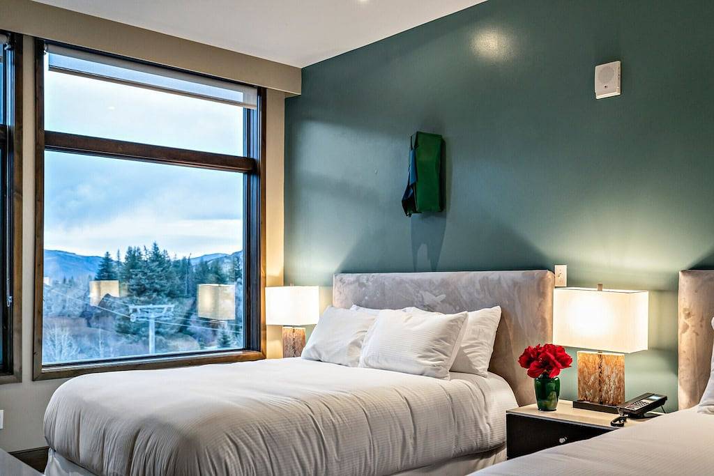 Ganze Wohnung, Pop Art Villa Riverfront | Double Queen Room in Avon, Beaver Creek