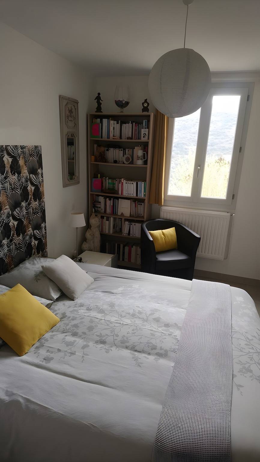 Gästezimmer „Ostau La Lutz“ mit Bergblick, gemeinsamer Terrasse und Wlan in Saint-Germain-de-Calberte, Cevennen