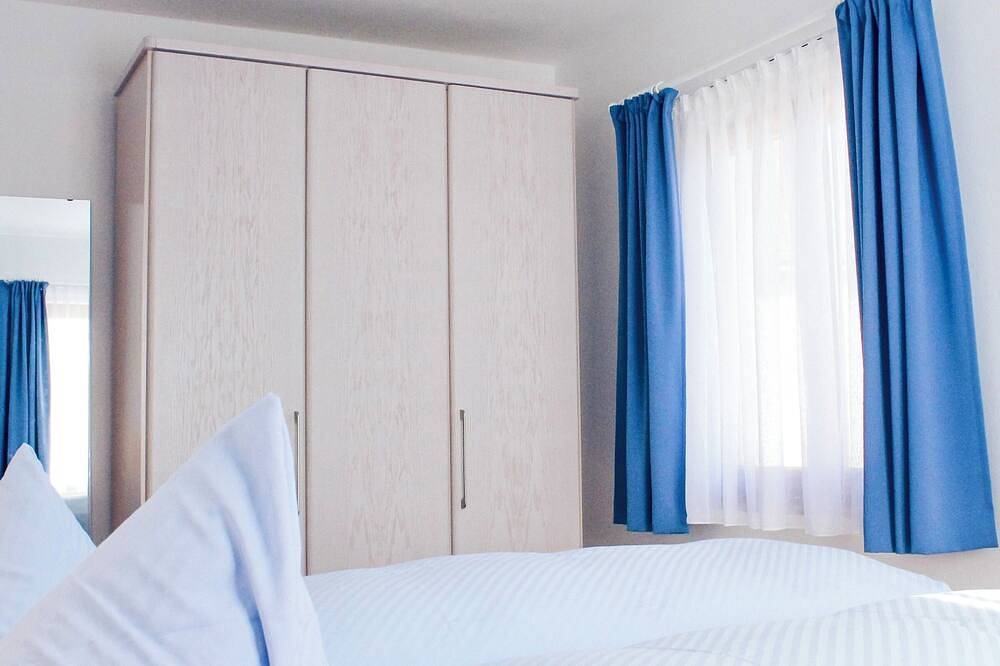 Ganze Wohnung, Ferienwohnung Kuprella 1 - mit Liegewiese und privatem Seezugang in Nonnenhorn in Nonnenhorn, Bayerisch Schwaben