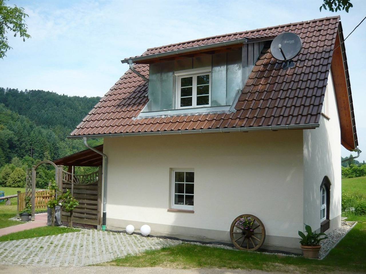 Ganze Wohnung, Ferienwohnung Kapellenhof mit privater Terrasse, Gemeinschaftsgarten und Wi-Fi in Glottertal, Südschwarzwald