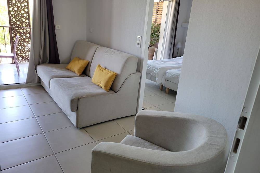 Appartement entier, Beau T3, à 700 m du Pont du Gard in Remoulins, Région de Nîmes