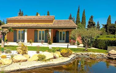 Gîte pour 6 personnes, avec jardin ainsi que terrasse et piscine, animaux acceptés à Sarrians