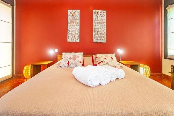 Location de vacances pour 2 personnes, avec jardin et vue dans Saint-Gilles les Bains - 3