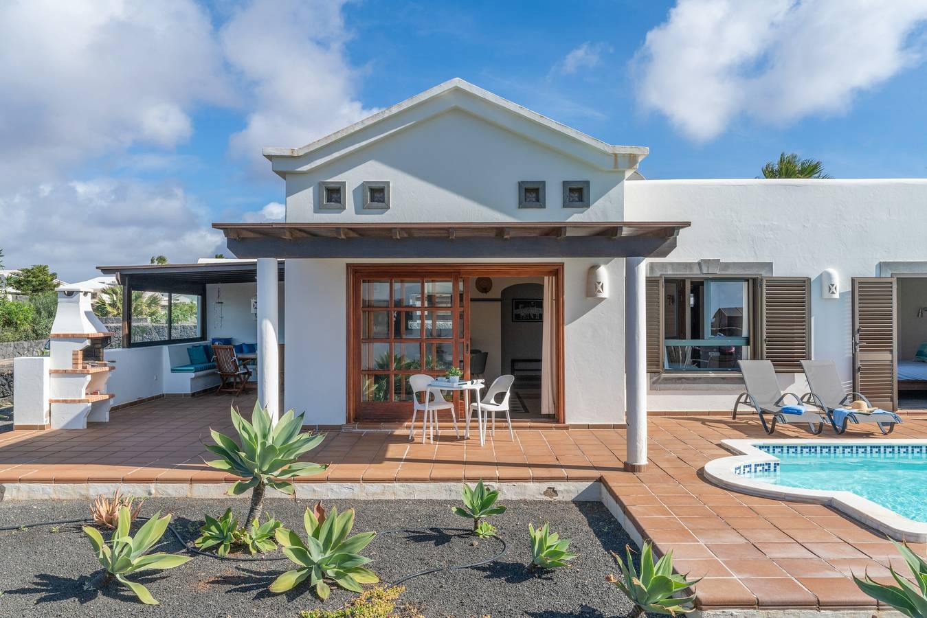 Casa Vacacional 'Alessia, Playa Blanca' con Vistas al Mar, Piscina Privada y Wi-Fi in Montaña Roja, Yaiza