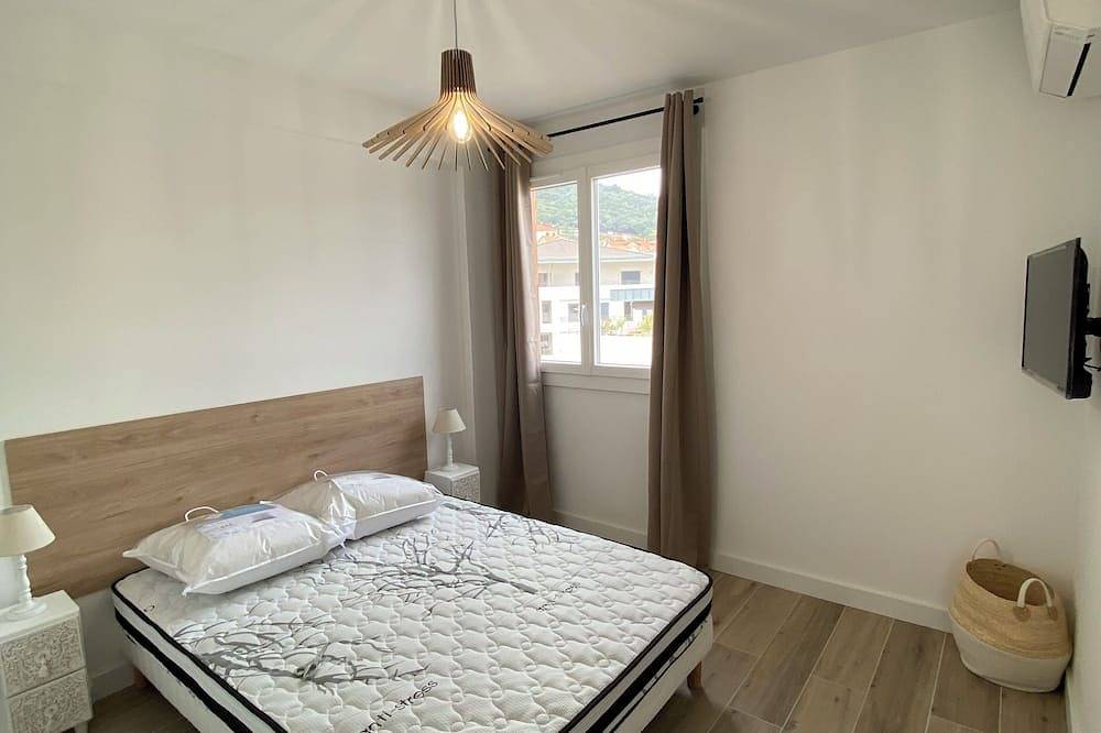 Appartement entier, Ajaccio magnifique t2 neuf 4p centre ville clim wifi parking privé bord de plage in Ajaccio, Golfe D'Ajaccio