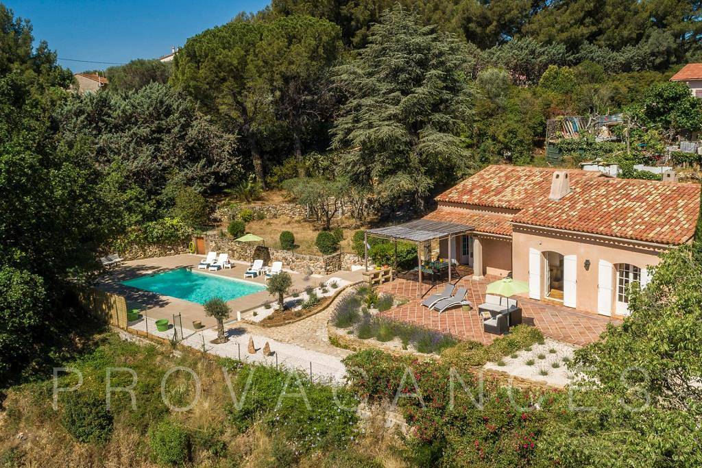 Charmantes Ferienhaus mit Pool und Meerblick nahe am Dorf Ollioules in Ollioules, Toulon Region