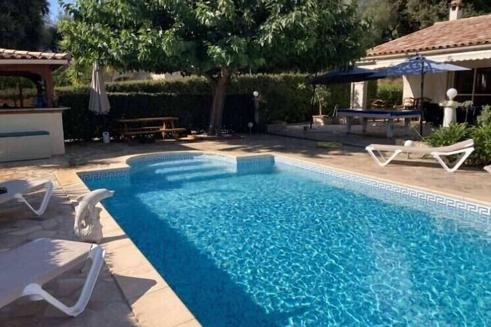 Villa mit schönen Prest, schöner Garten mit Pool und Obstbäume (6plätze) in Peri, Ajaccio und Umgebung