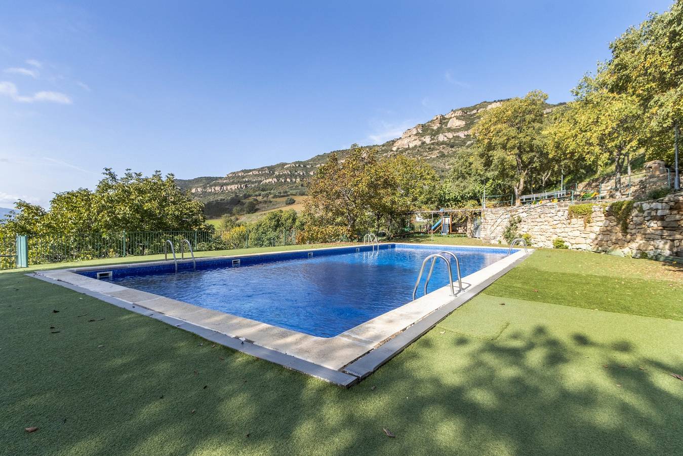 Apartamento entero, Apartamento 'Casa De La Font' en Sant Martí de Barcedanacon piscina compartida y aire acondicionado. in Sant Martí de Barcedana, Gavet de la Conca