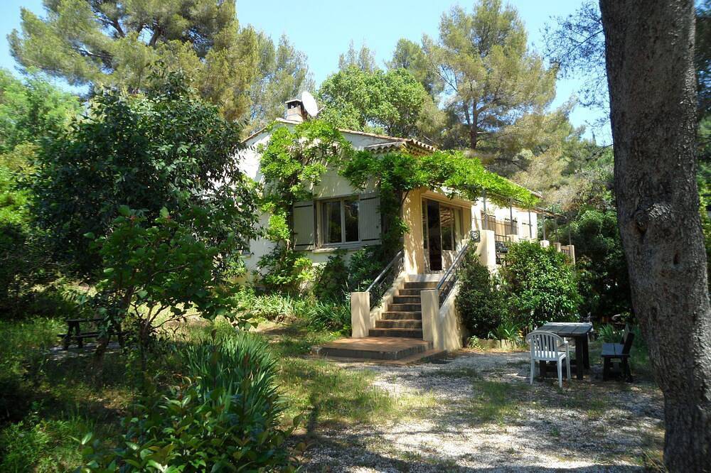 Villa  familiale 10/12 pers. 300m de la mer à gigaro ,au calme   15 km st tropez in Gigaro, La Croix-Valmer