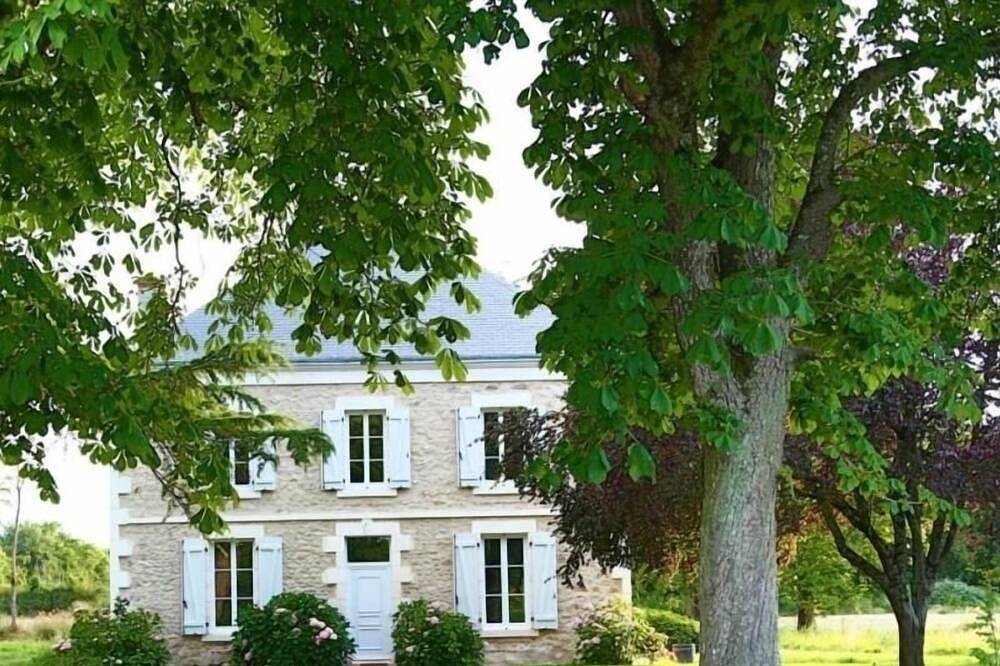 Maison de maître au cœur du Berry avec étang privé, grand jardin et vaste propriété in Migné, Région de Le Blanc