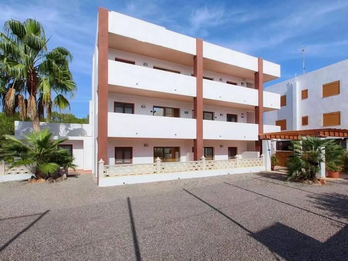 Ferienwohnung für 5 Personen, mit Terrasse und Garten sowie Pool in Platja es Figueral - 2