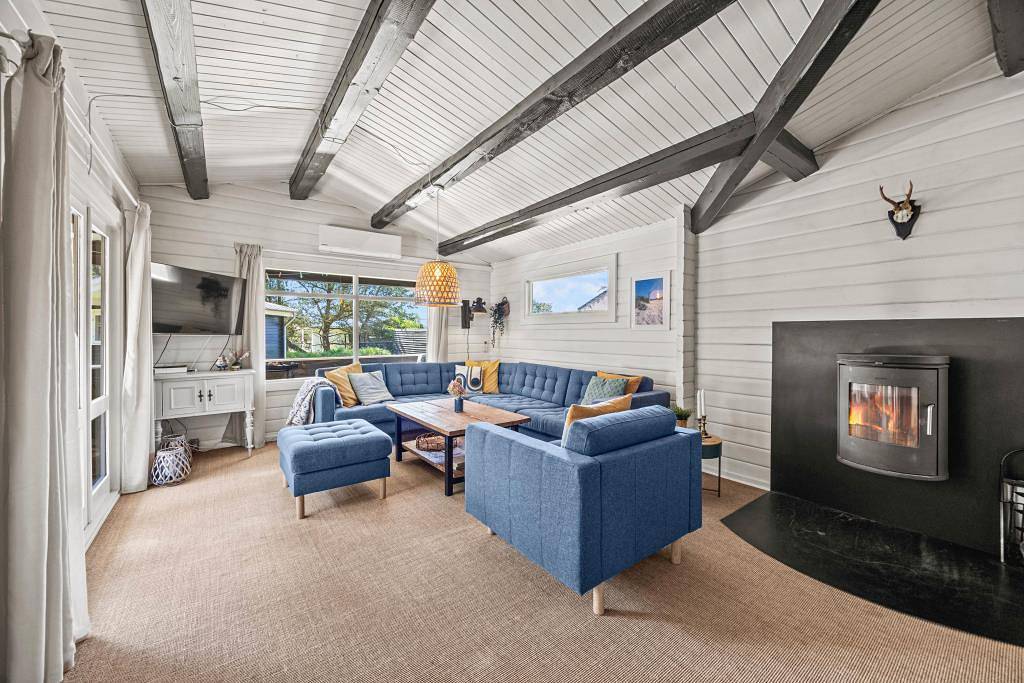 Charmantes Ferienhaus mit Holzofen und Gasgrill in Blåvand in Blavand, Varde