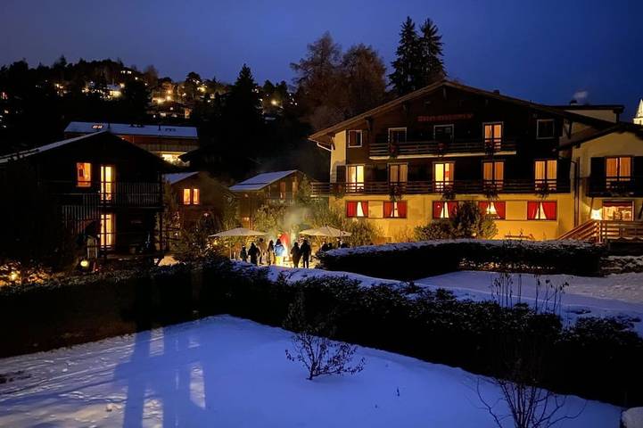 Chalet für 15 Personen, mit Garten und Whirlpool in Chalais