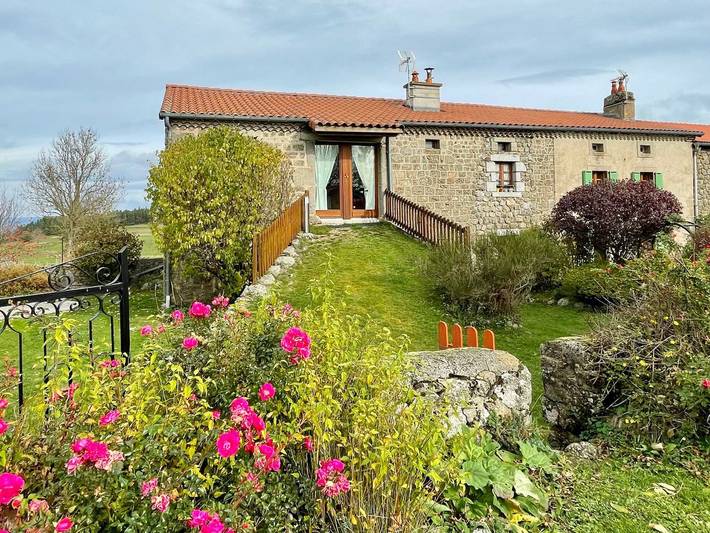 Gîte pour 6 personnes, avec Jardin à Saugues