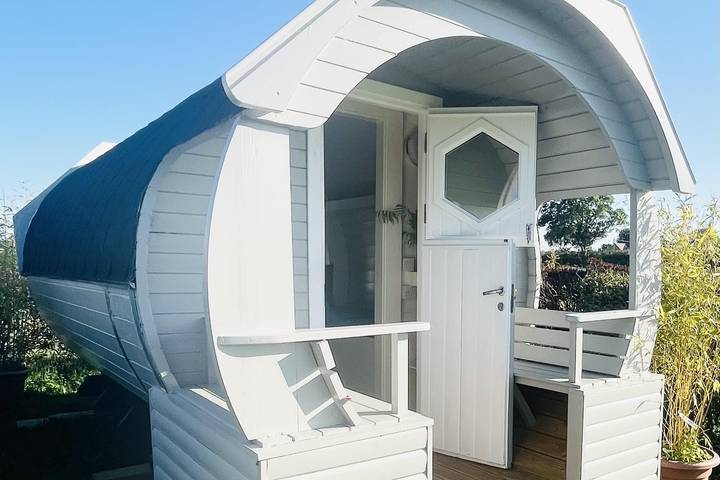 Glamping for 4 people, with Balcony and Garden in North East England
