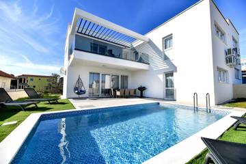 Ferienhaus für 10 Personen, mit Pool und Garten auf Vir