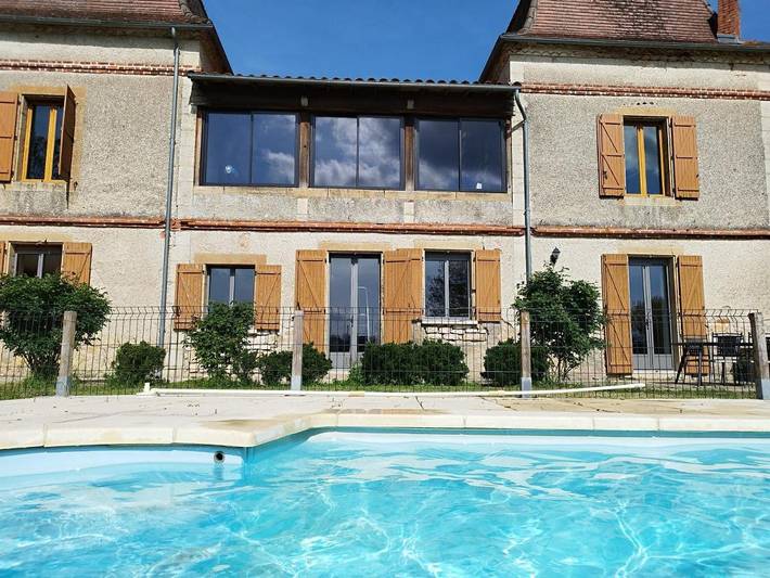 Location de vacances pour 6 personnes, avec jardin ainsi que piscine et vue à Lissac-et-Mouret - 4