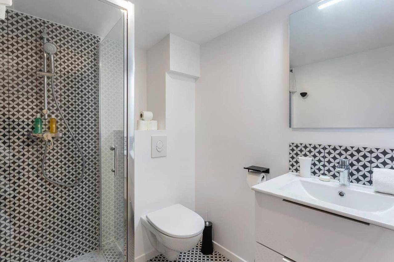 Appartement entier, Chic Saint-Germain-des-Prés Studio for 4 - Prime location in Paris, Île de France