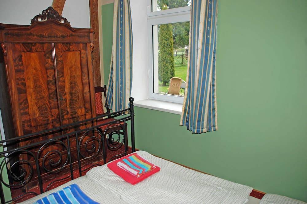 Ganze Wohnung, 01 Ferienwohnung Ummanz - Ferienwohnungen im Gutshaus Gnies in Ralswiek, Bergen auf Rügen und Umgebung