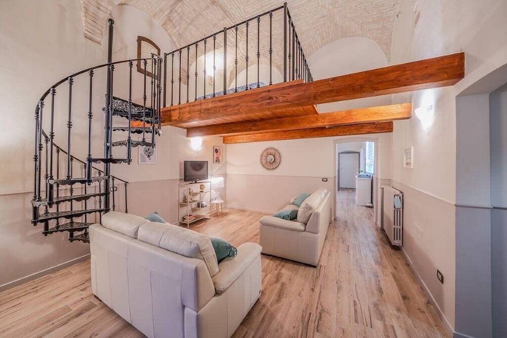 Ganze Wohnung, Entire apartment in the historic center of Foligno in Foligno, Perugia Provinz