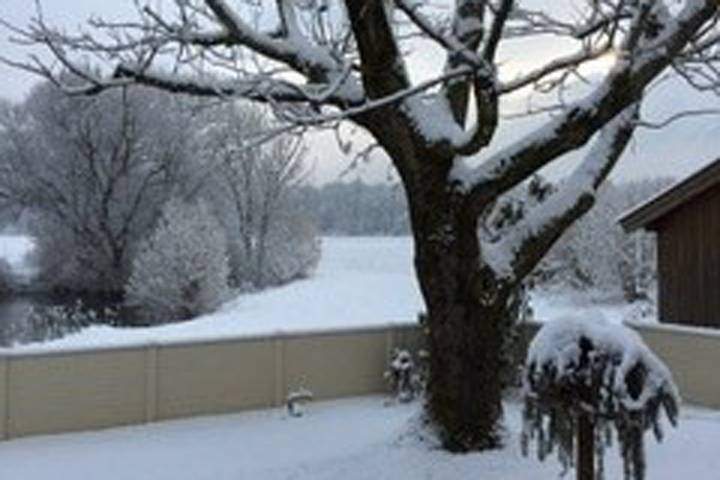 Ganze Ferienwohnung, Haus Fiedler - Ferienwohnung bis 4 Personen, 90 qm, 2 große Schlafzimmer, Balkon in Piding, Bayerische Alpen