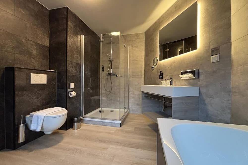 Elegant Room Perfect for Restful & Scenic Getaways! Indoor Pool, Free Parking! in Betuwe