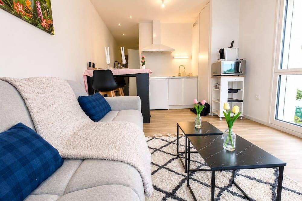 Entire apartment, The luxury studio is just a few minutes from the ocean in Guipavas, Brest region