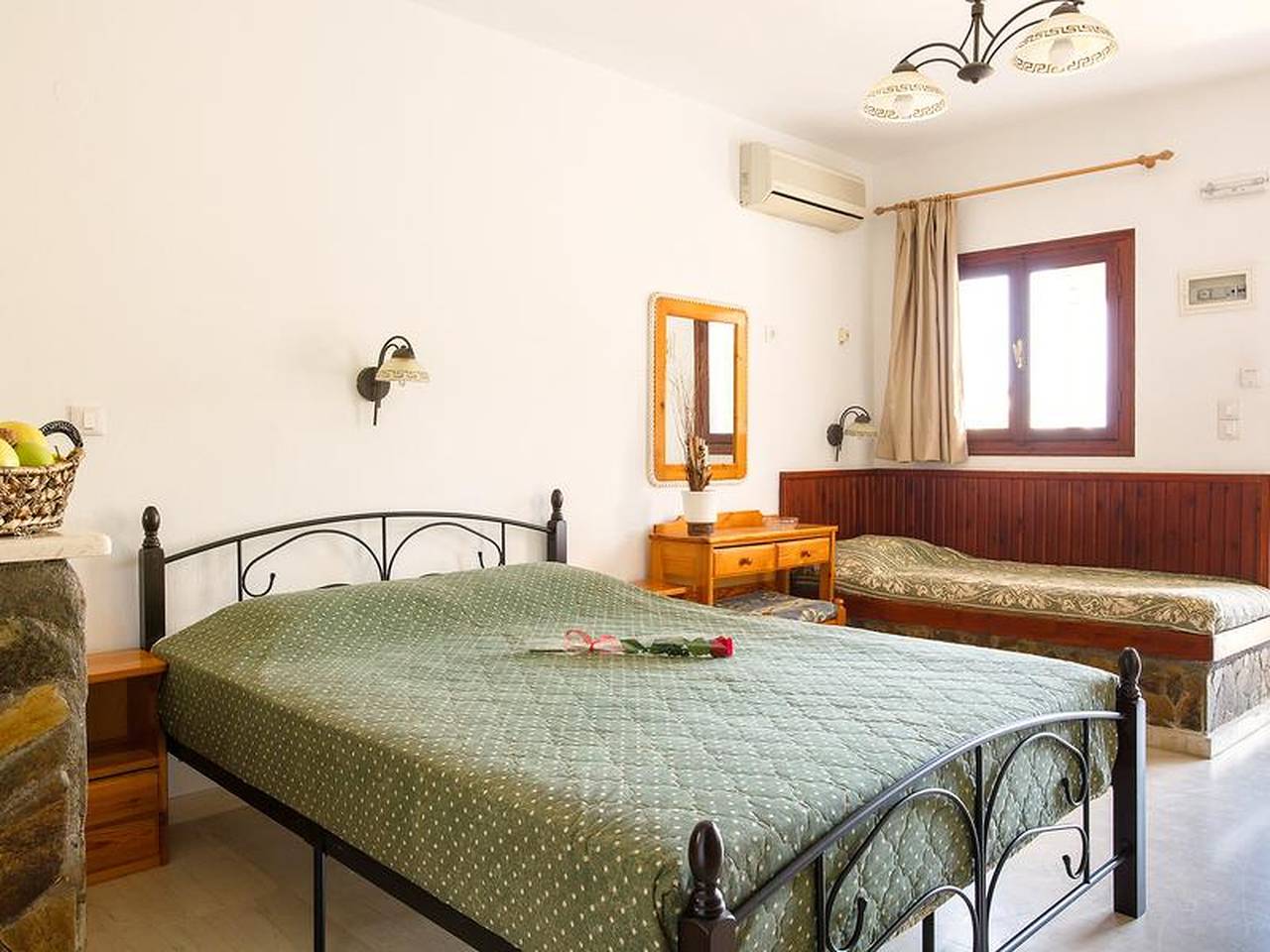 Estudio de relax con terraza y jardín in Playa de Almyrós (Agios Nikolaos), Lasithi