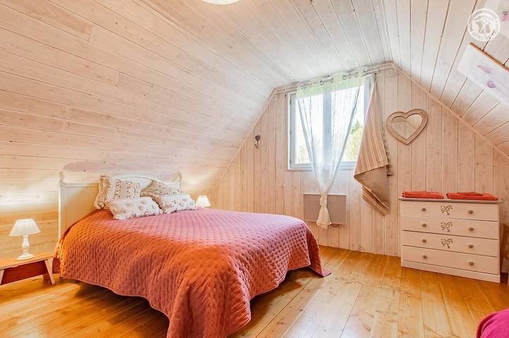 Gîte pour 6 personnes, avec terrasse à La Grande-Verrière - 2